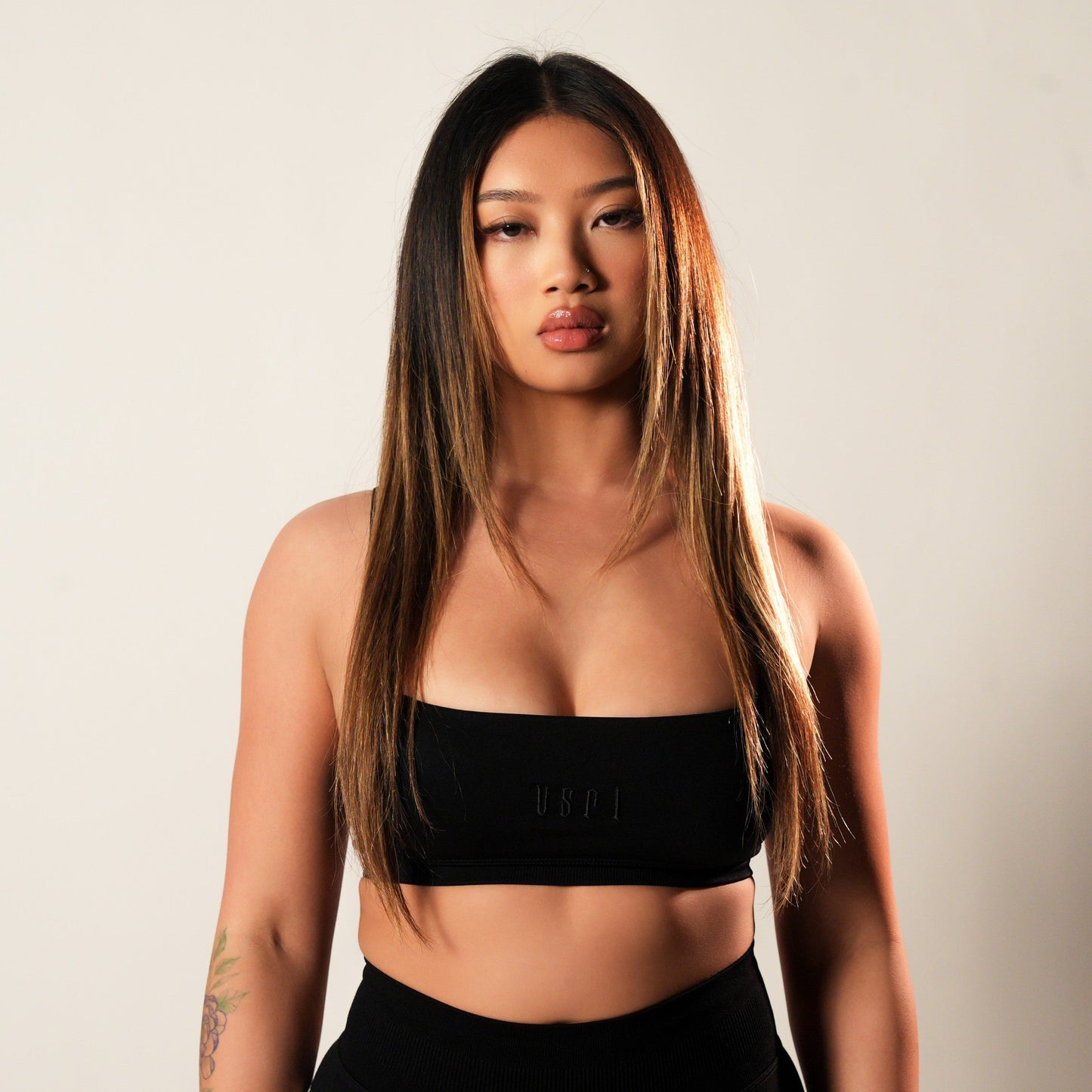 (Midnight Black) Strappy Bandeau Active Bra