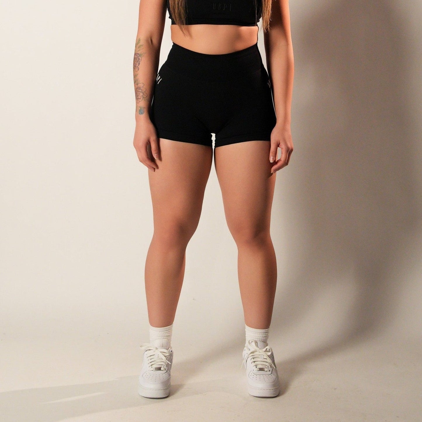 (Midnight Black) High Waisted Scrunch Seamless Short