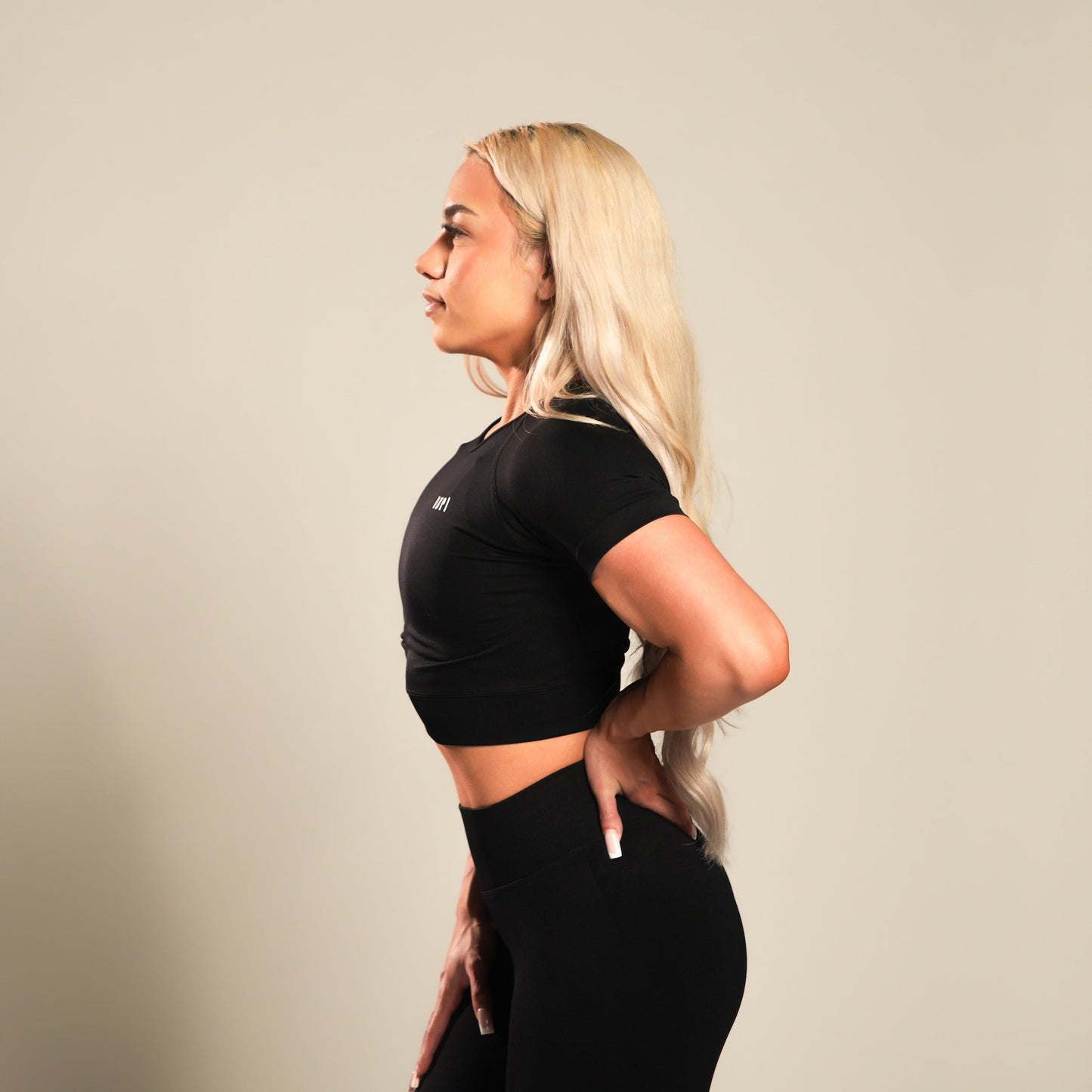 VSRL Active Cropped Short Sleeve T (Black)